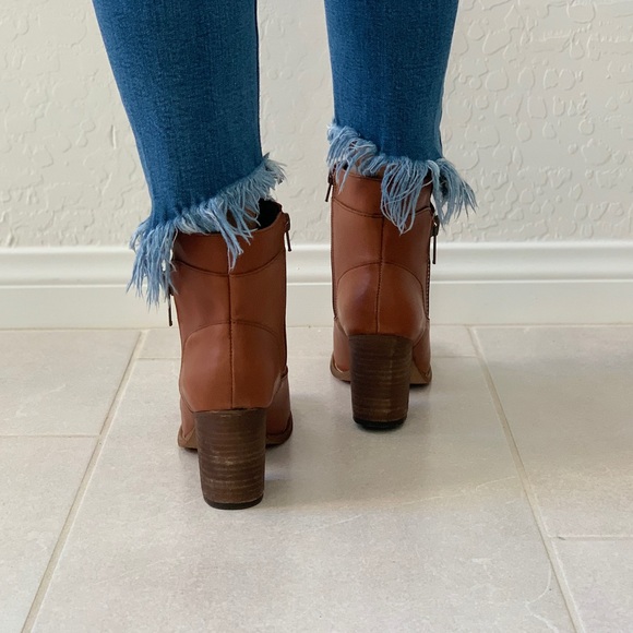 NIB Distressed Cognac Leather Block Heel Boots - Picture 6 of 8